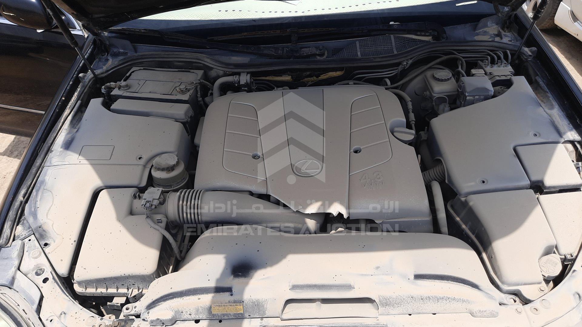 2004 LEXUS LS 430 VIN: JTHBN36FX40135742