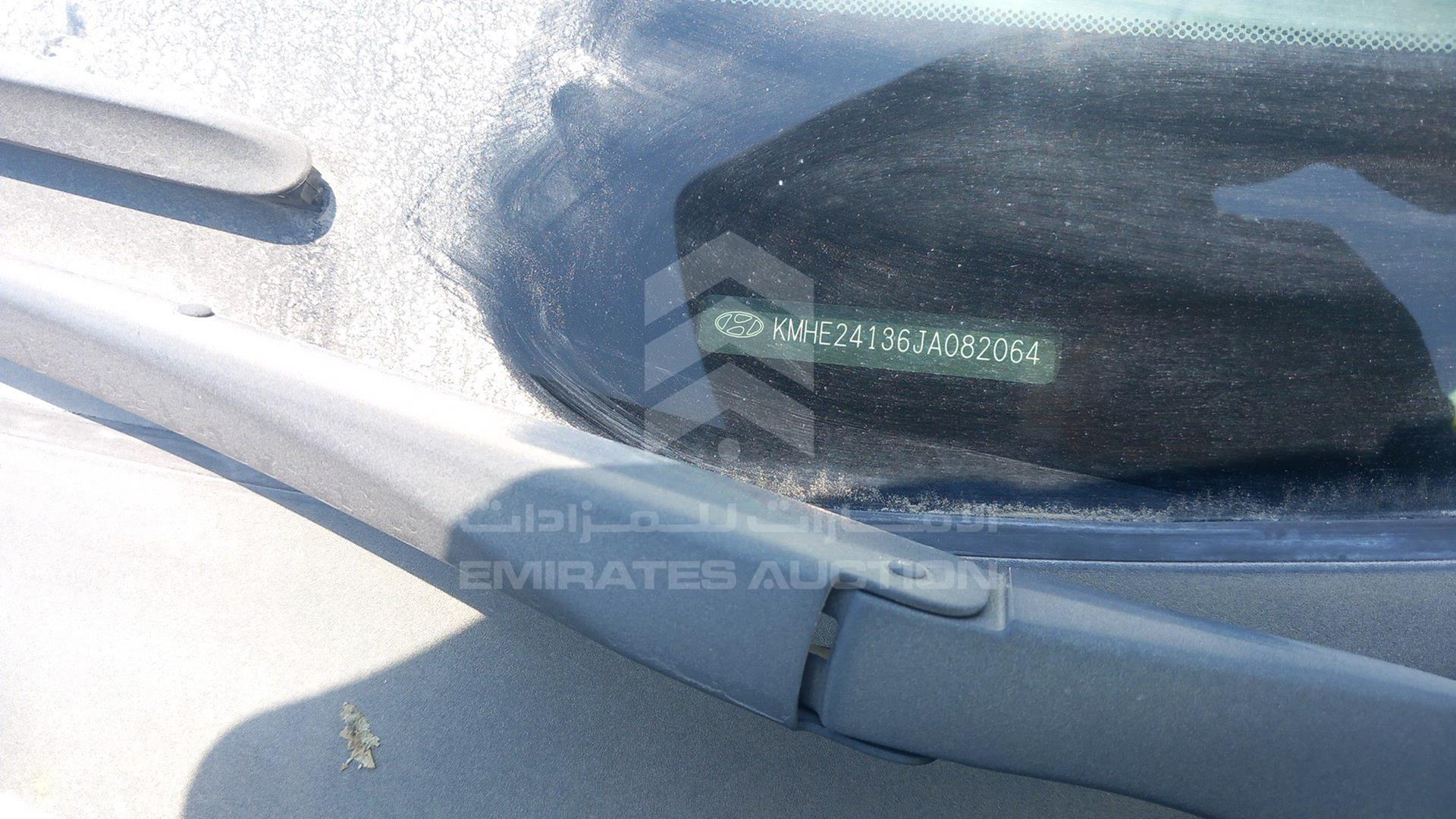 2018 HYUNDAI SONATA VIN: KMHE24136JA082064