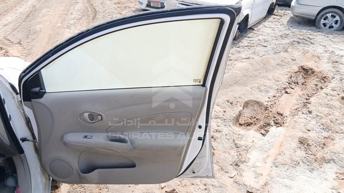 نيسان صني 2016 — الباب الأمامي الأيمن — صورة 24
