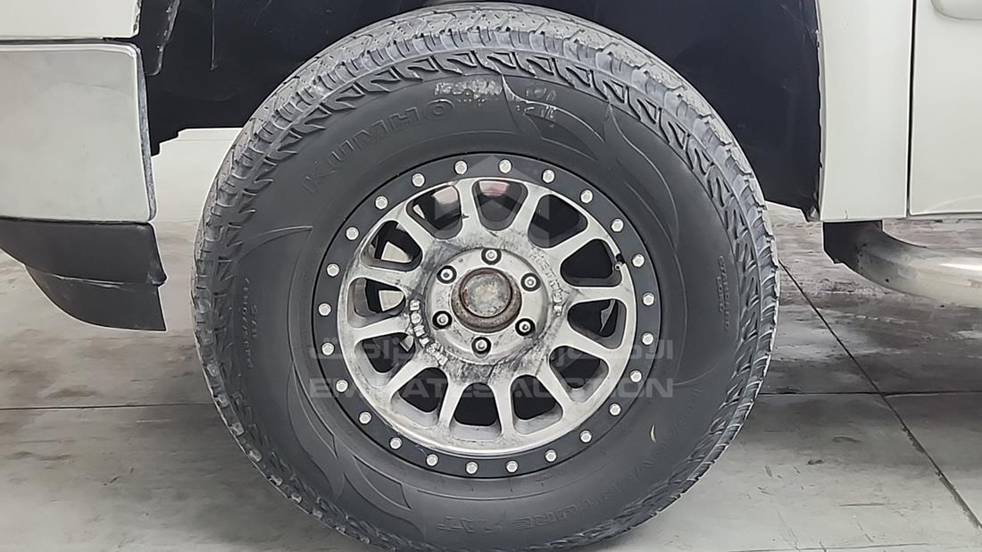 2011 GMC Sierra — Front Left Tyre — Photo 32