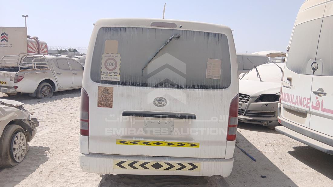 2005 Toyota Hiace — Rear View — Photo 7