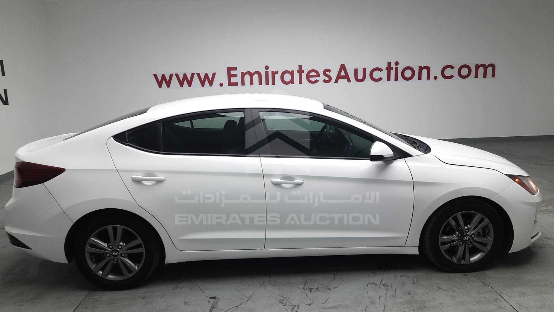 2019 HYUNDAI ELANTRA VIN: 5NPD74LF0KH458356
