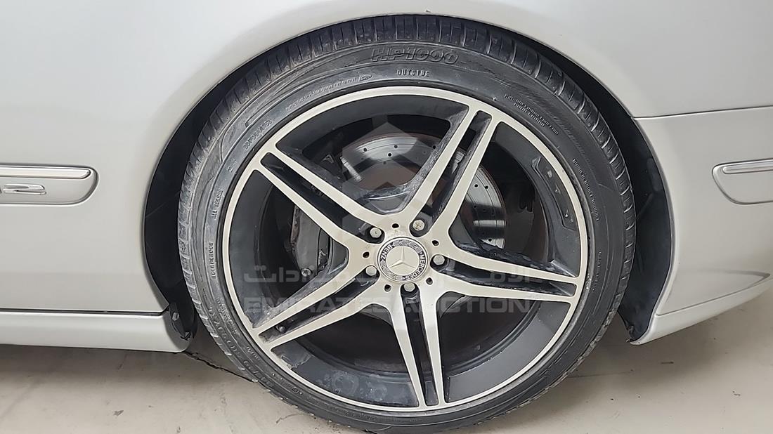 مرسيدس سى ال 600 2002 — الإطار الأمامي الأيمن — صورة 27