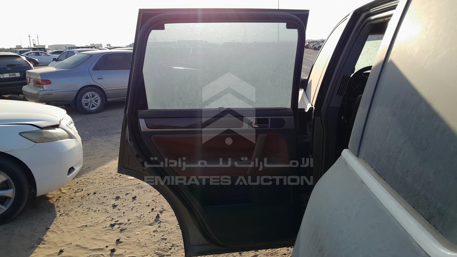 2010 VOLKSWAGEN TOUAREG VIN: WVGAL27L4AD011385