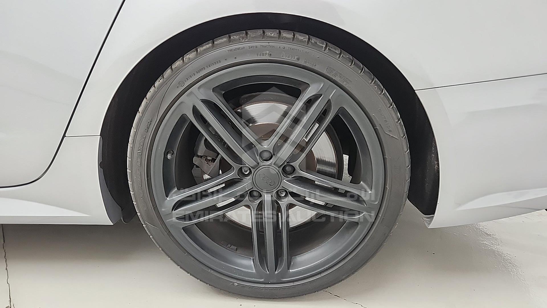 2016 AUDI S6 VIN: WAUB2CFCXGN006369