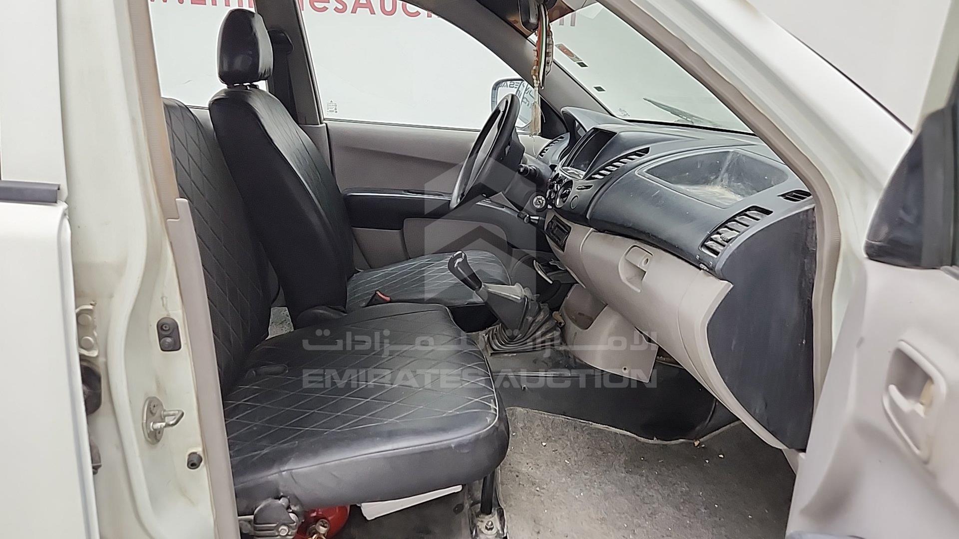 2013 MITSUBISHI L 200 VIN: MMBJNKA50DD007070