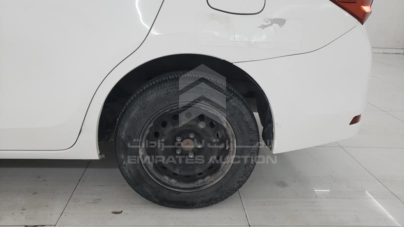 RKLBB9HE8J5212787 Auction: EmiratesAuction Lot: 404125 RKLBB9HE8J5212787 Toyota Corolla 2018 WHITE Photo 30