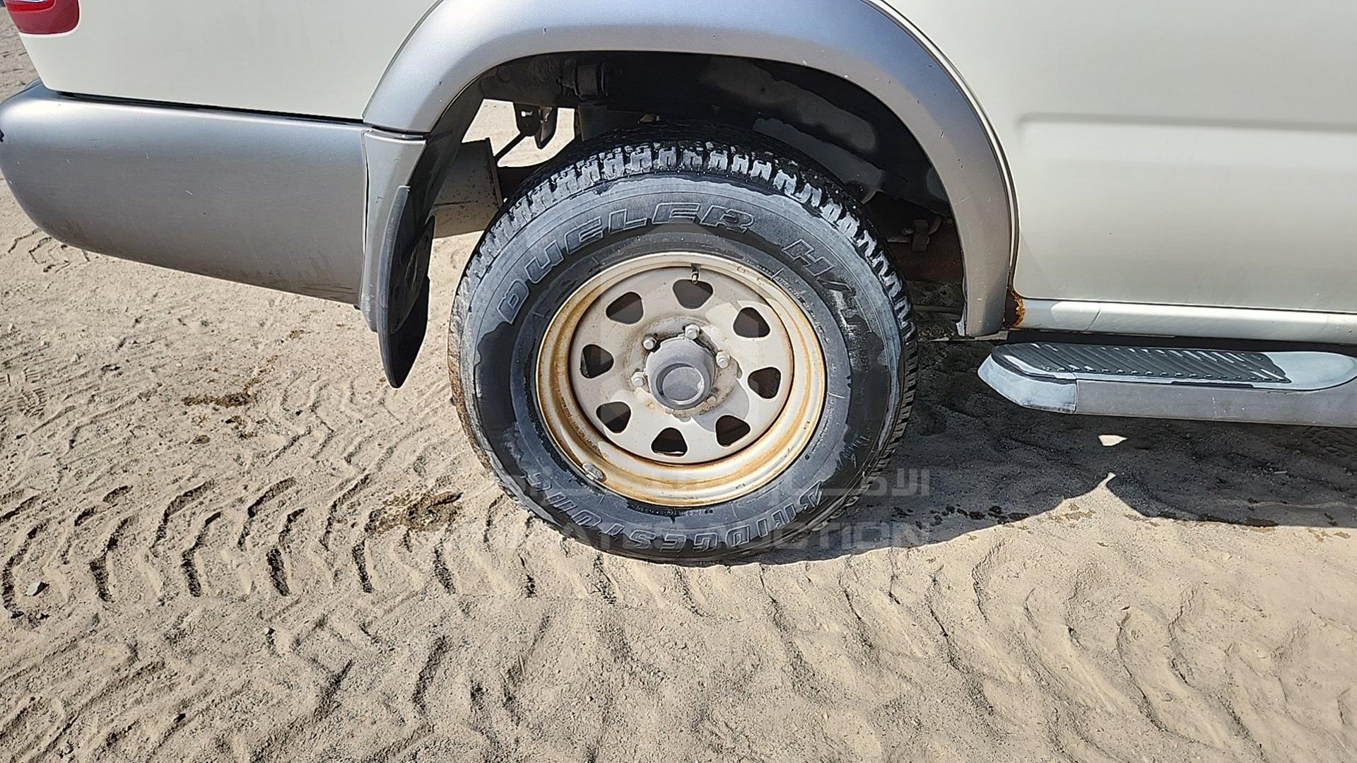 2002 NISSAN PATHFINDER VIN: JN8AR05Y22W523968