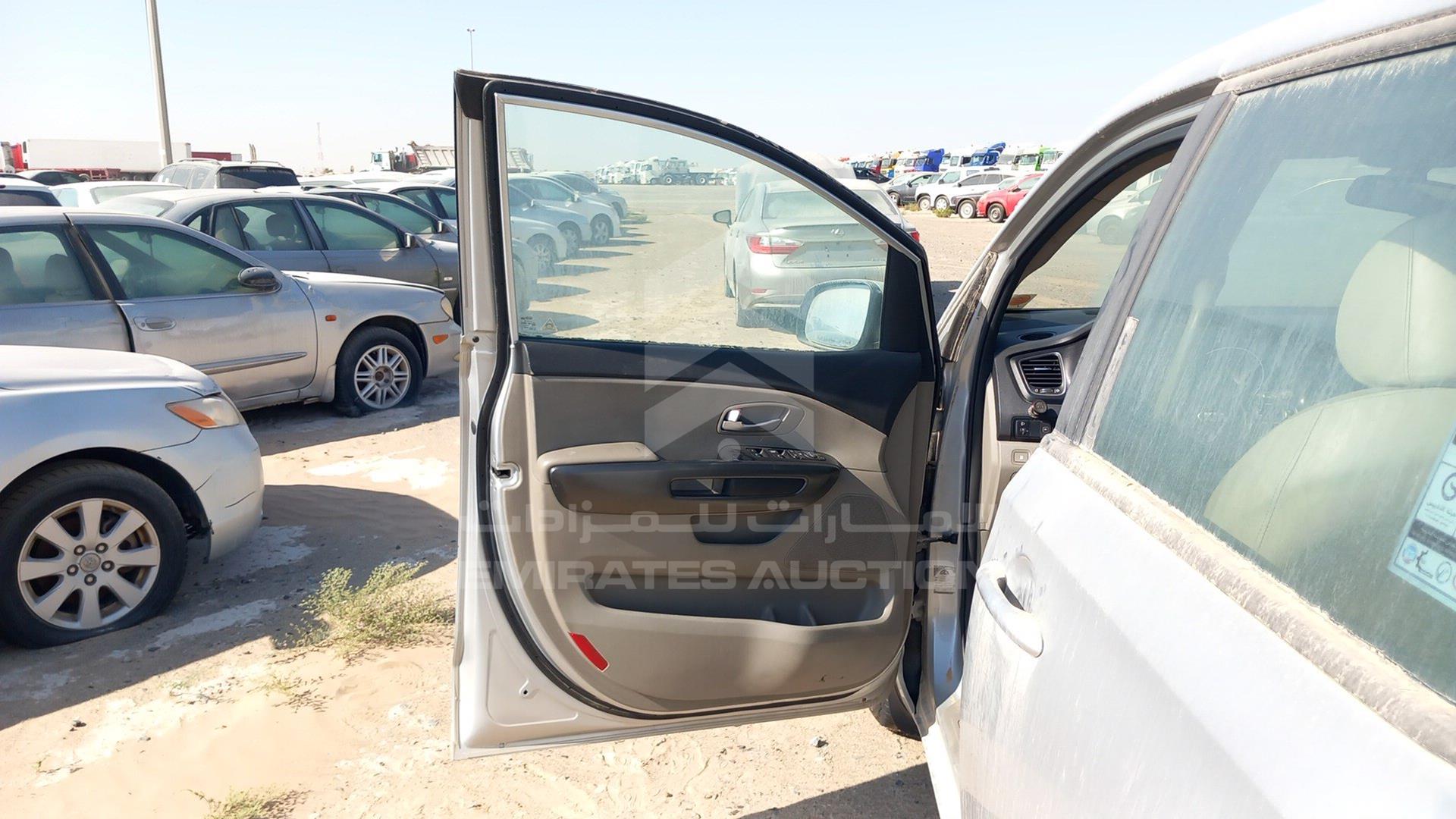 2019 KIA CARNIVAL VIN: KNAMB8124K6496508