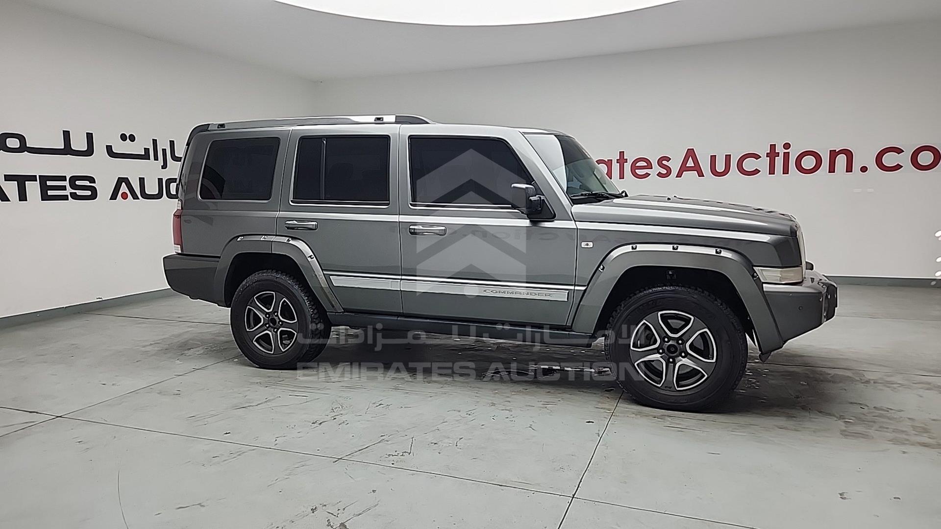 2007 JEEP COMMANDER VIN: 1J8H358N67Y591978