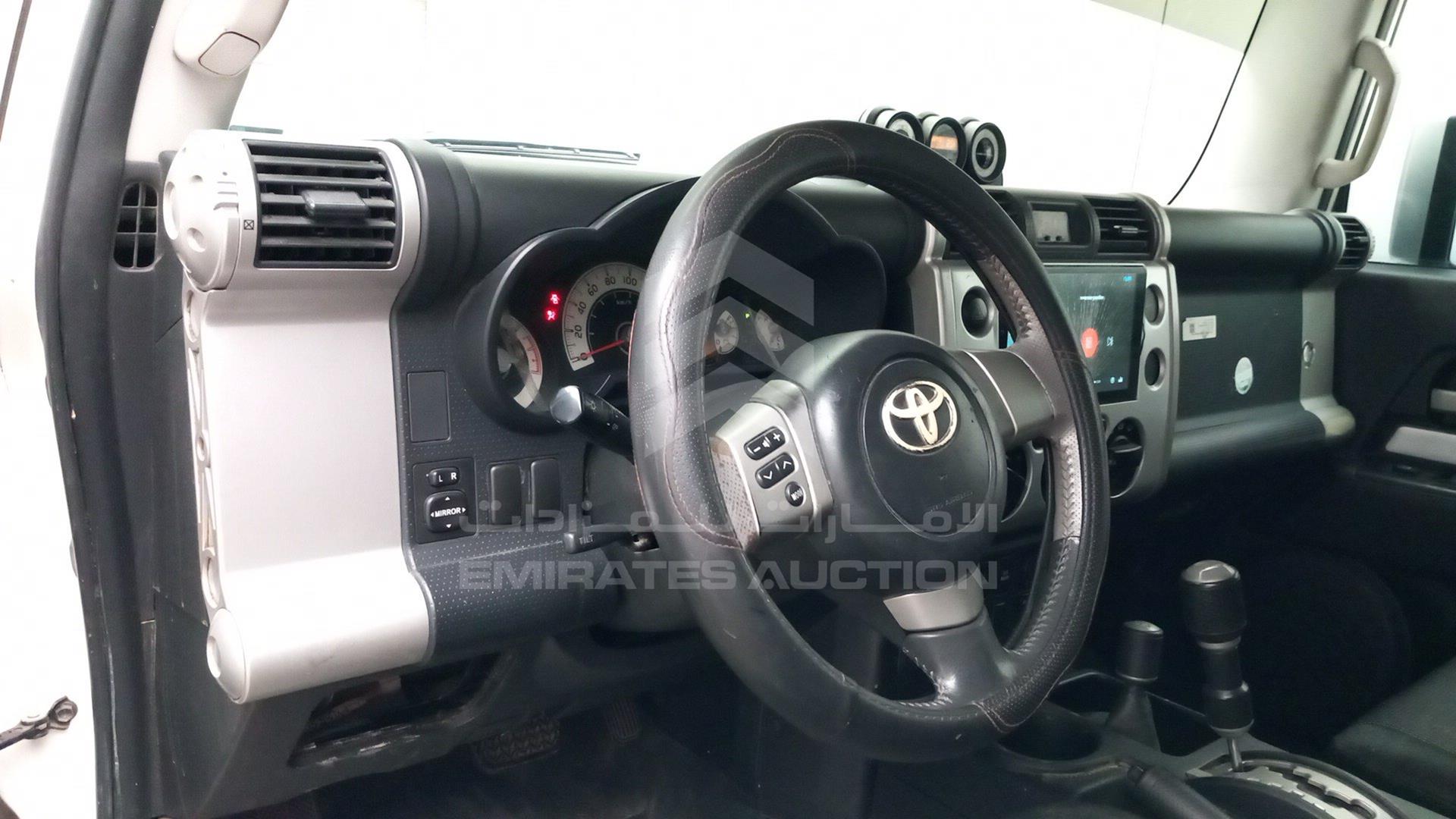 2010 TOYOTA FJ CRUISER VIN: JTEBU11F7AK087211