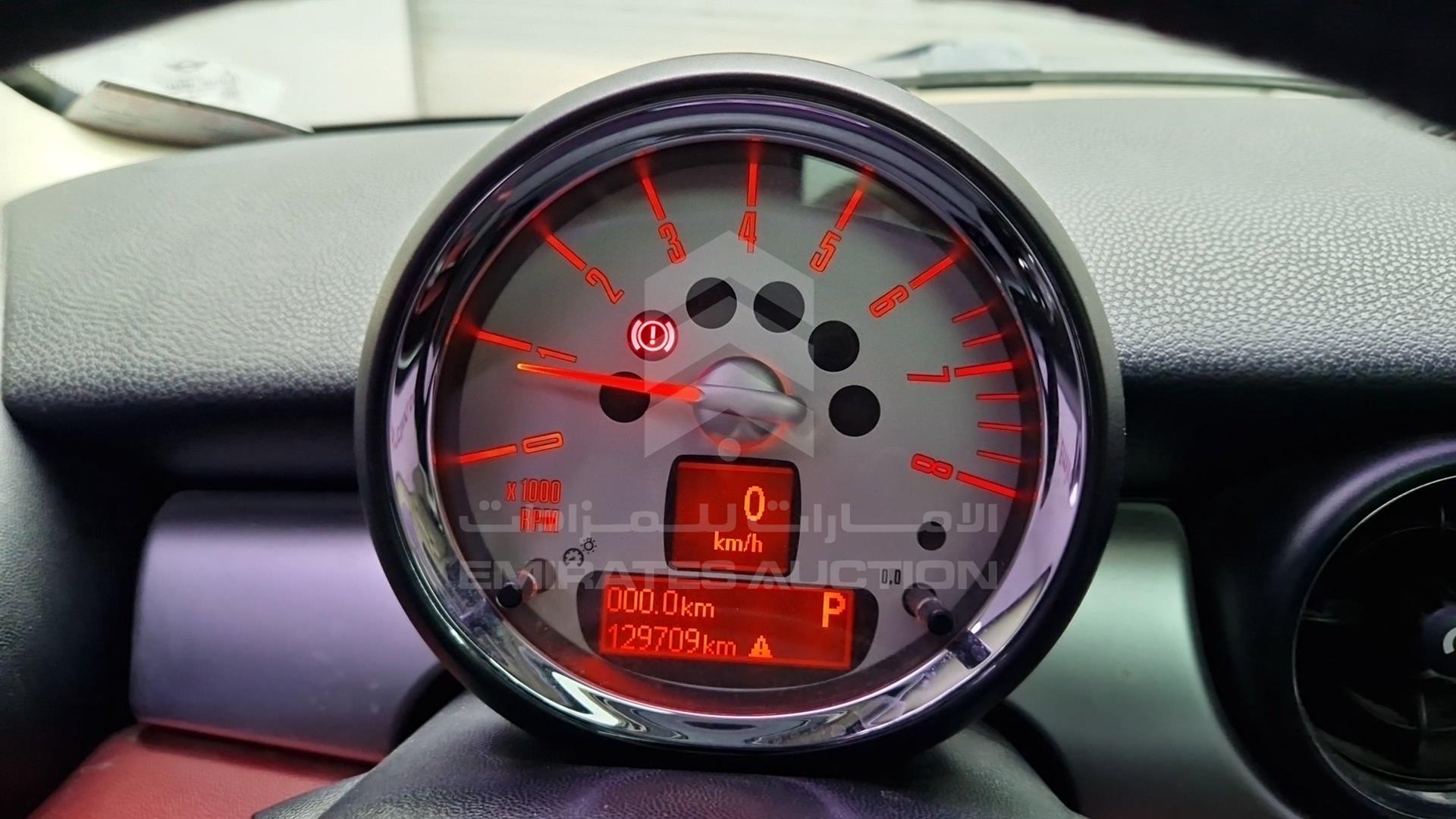 2011 MINI COOPER VIN: WMWSU3108BT201771