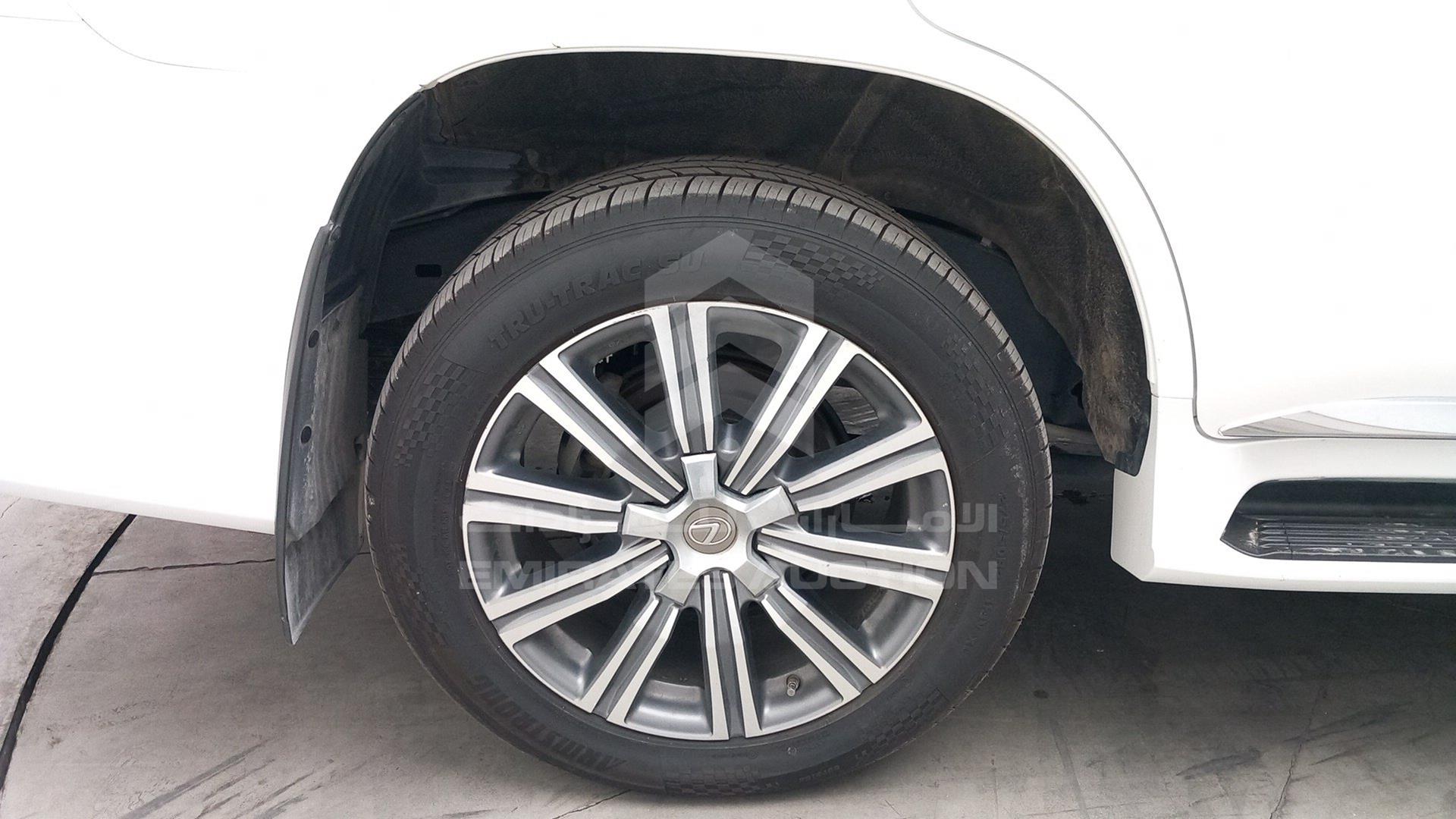 2016 LEXUS LX 570 VIN: JTJHY00WXG4203252