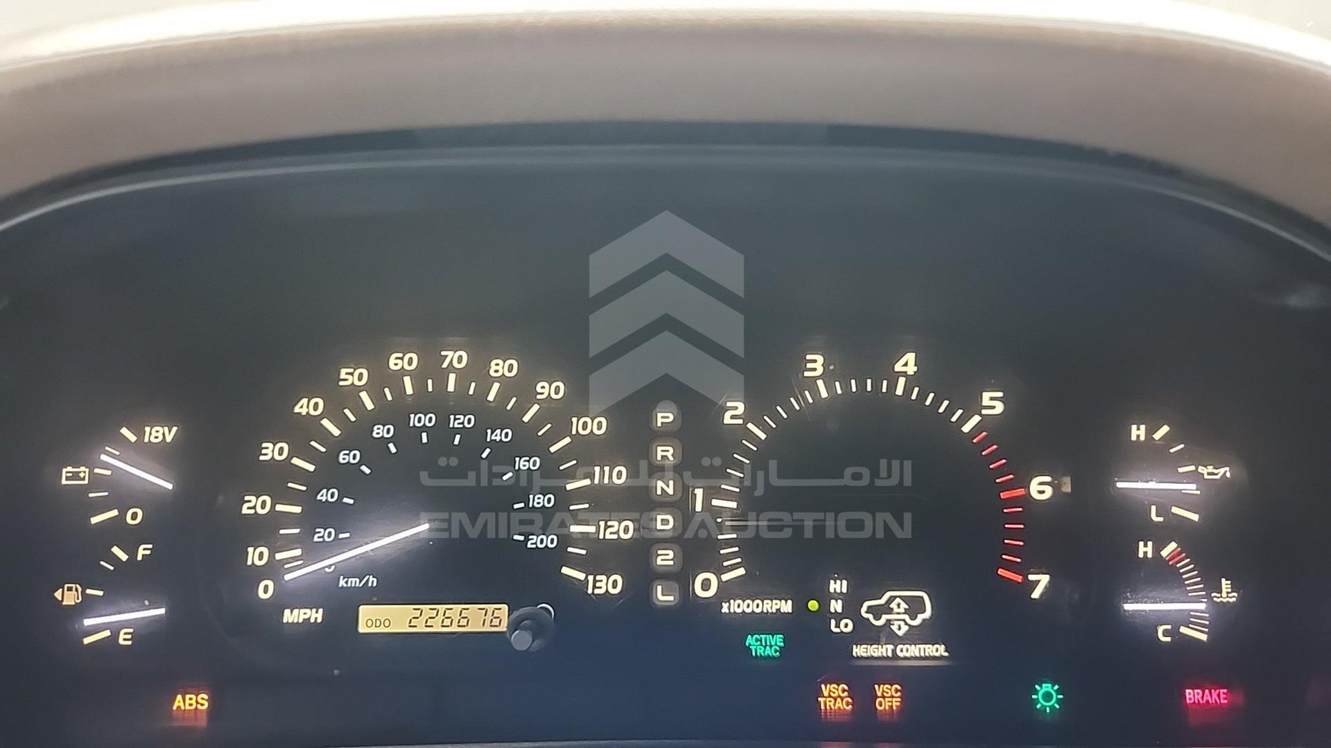 2001 LEXUS LX 470 VIN: JTJHT00W513503311