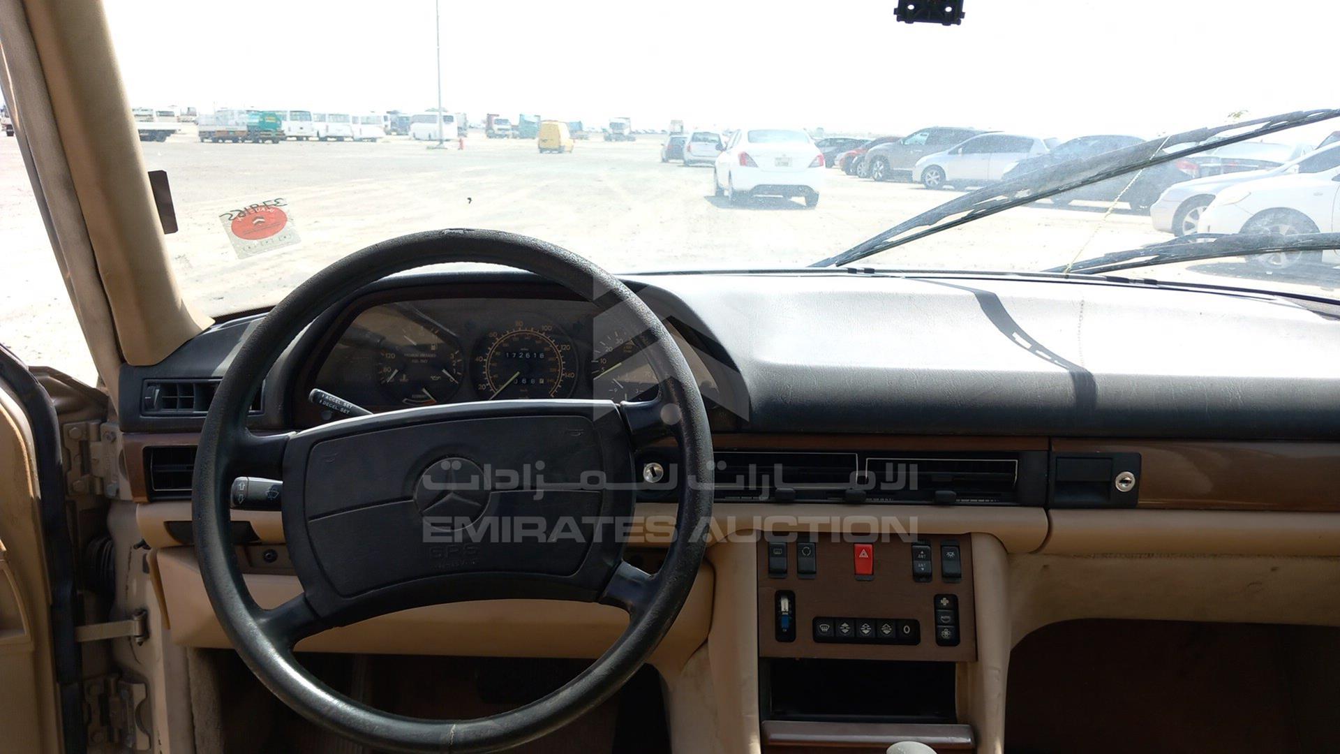 1989 MERCEDES SE 300 VIN: WDBCA24D2KA489158