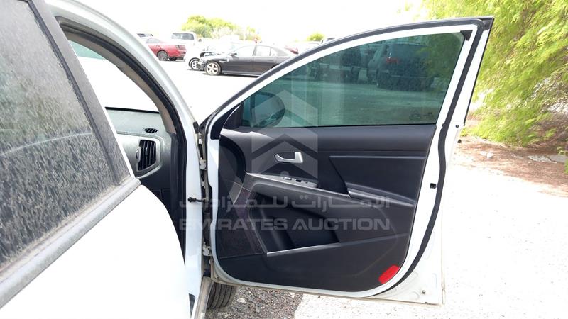 U5YPB81A5FL528920 Auction: EmiratesAuction Lot: 404941 U5YPB81A5FL528920 Kia Sportage 2015 WHITE Photo 26