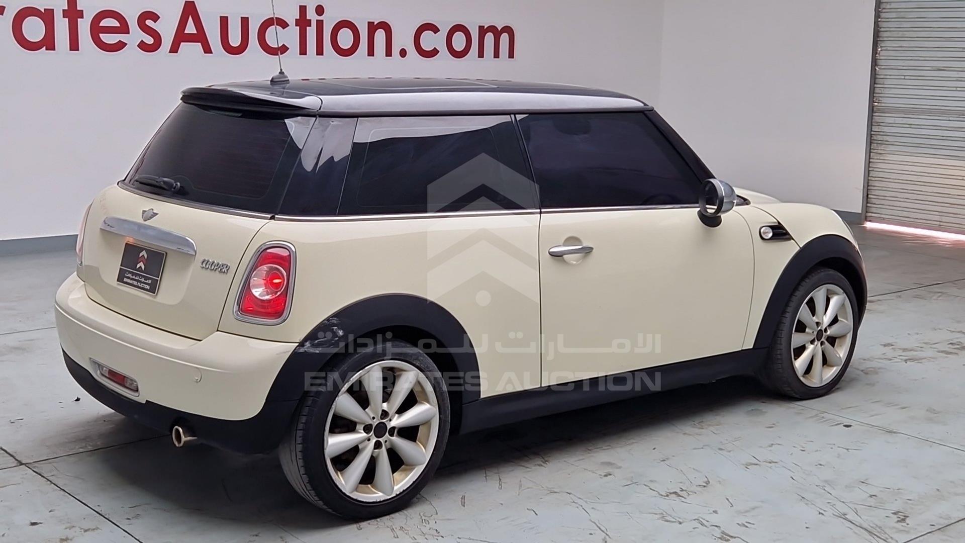 2011 MINI COOPER VIN: WMWSU3108BT201771