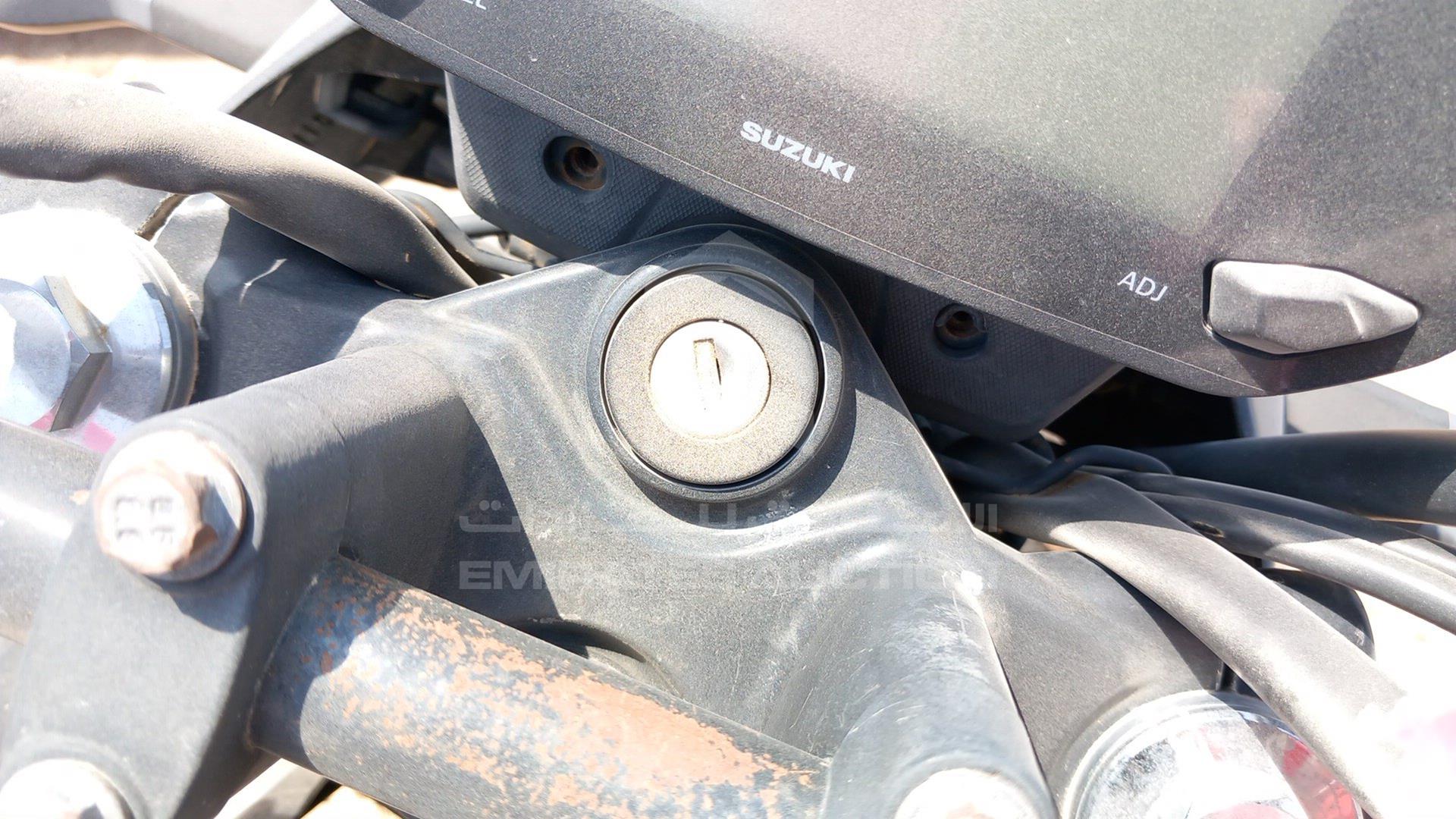 2020 SUZUKI MOTORBIKE VIN: MB8ED13B1L8100413