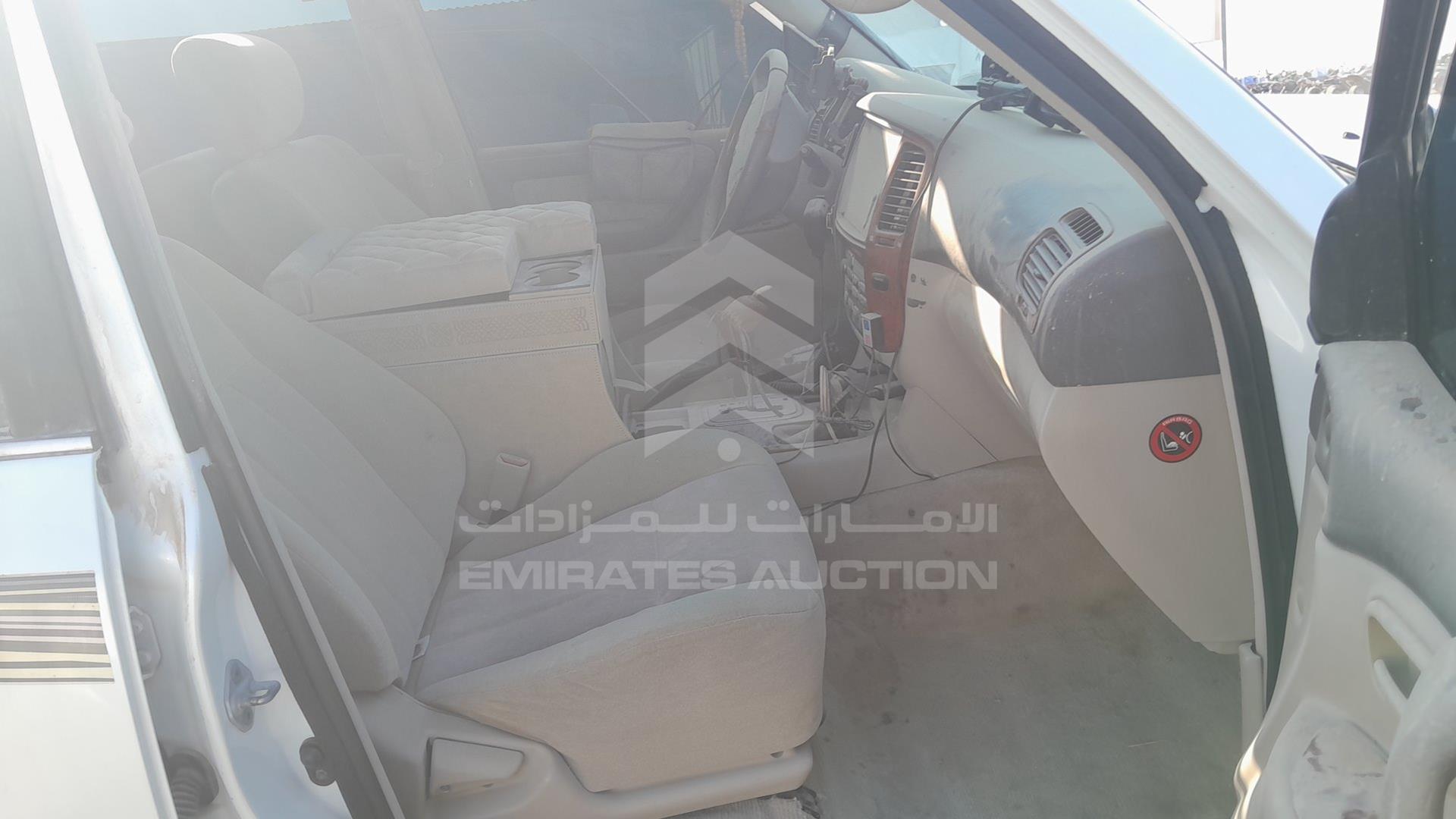 2007 TOYOTA LAND CRUISER VIN: JTEHT05J572106823