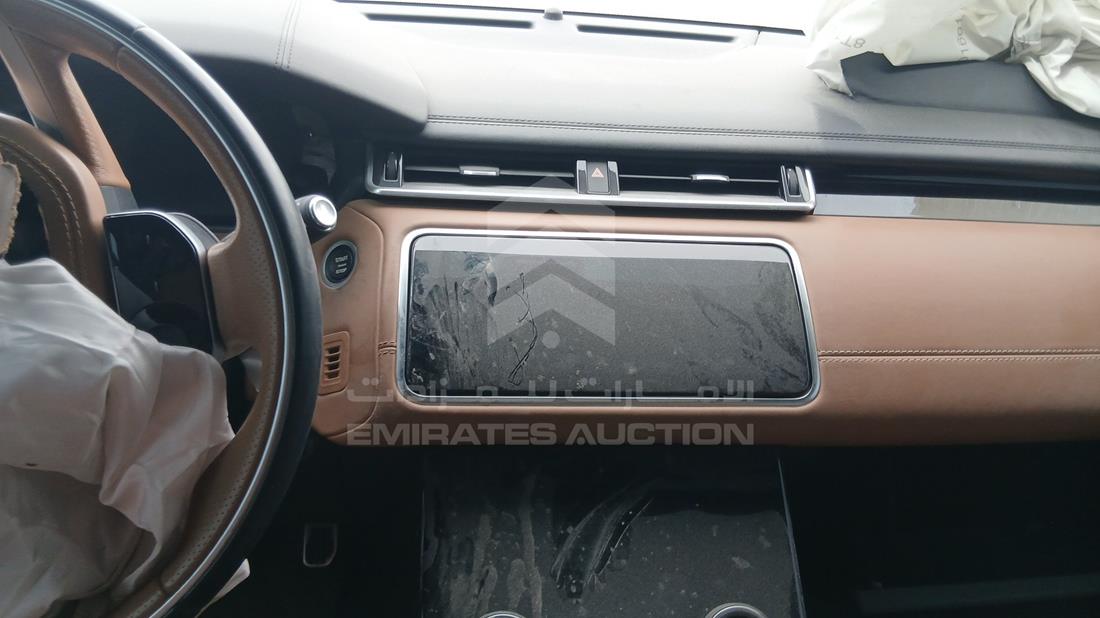 2018 Range Rover Velar — Entertainment Systems & Camera Monitor & Navigation — Photo 15