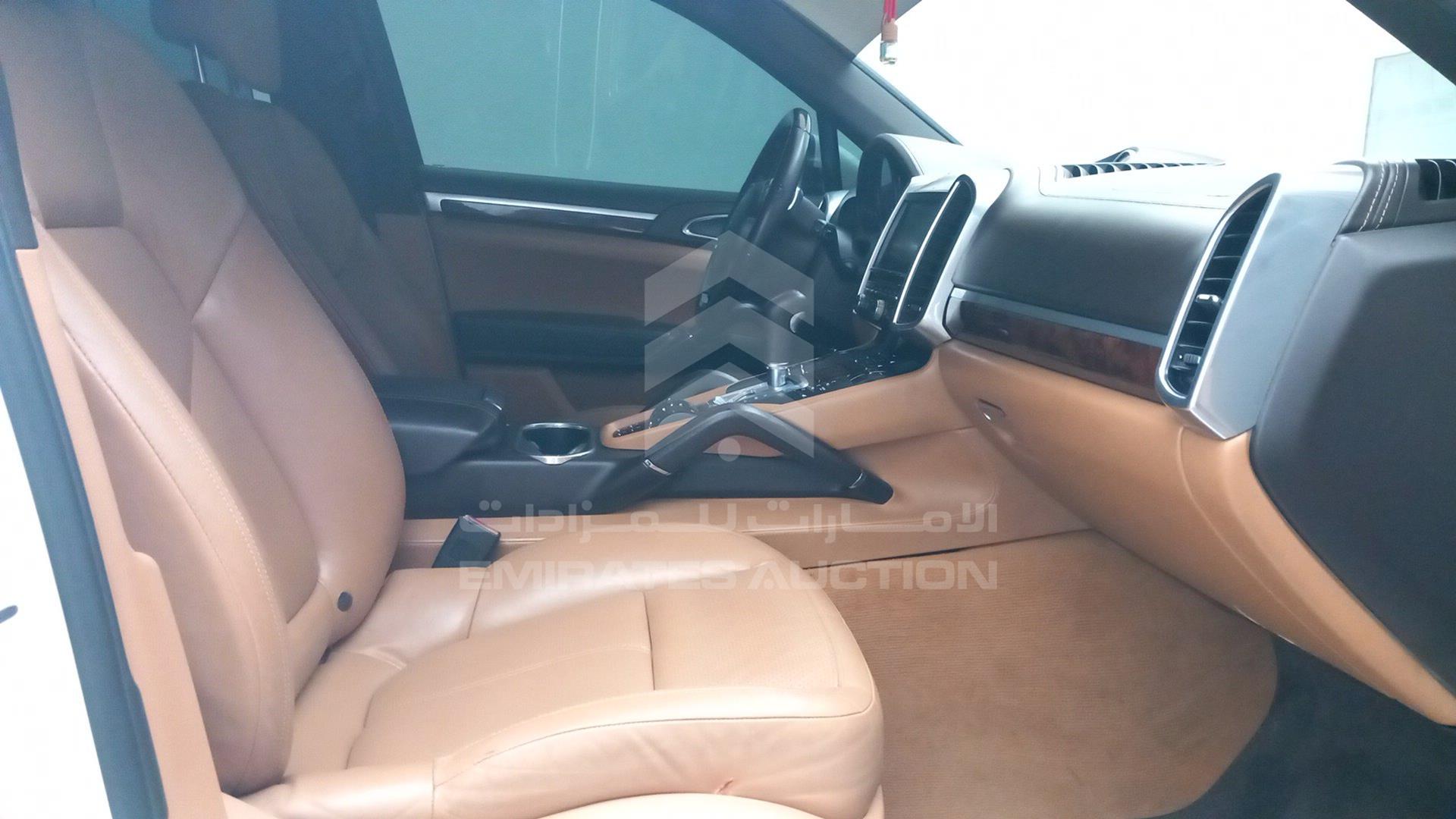 2011 PORSCHE CAYENNE VIN: WP1ZZZ92ZBLA50727