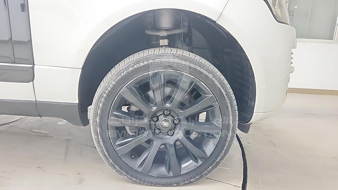2016 Range Rover Vogue — Front Right Tyre — Photo 34