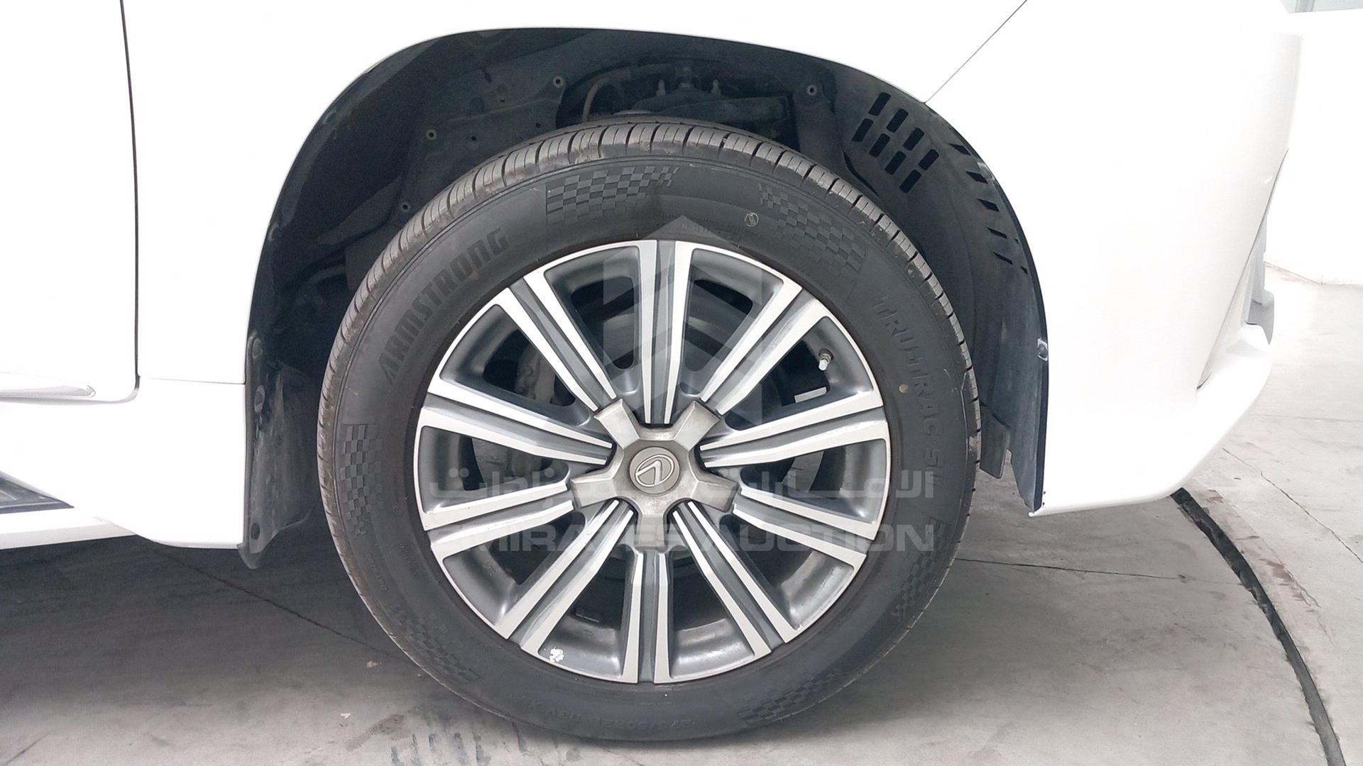2016 LEXUS LX 570 VIN: JTJHY00WXG4203252