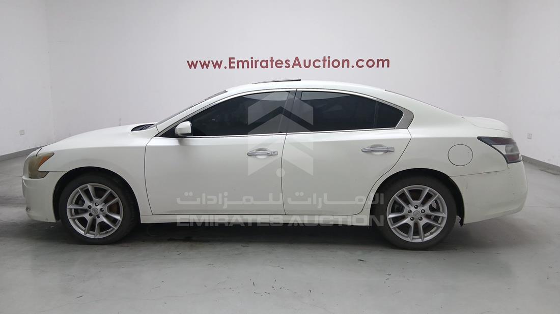 2014 Nissan Maxima — Front Left Angle — Photo 9