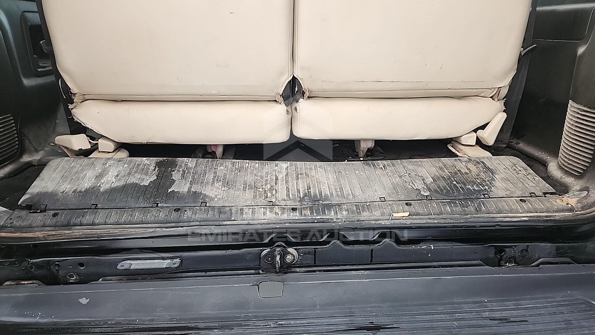 2005 TOYOTA LAND CRUISER VIN: JTEHJ09J855117441