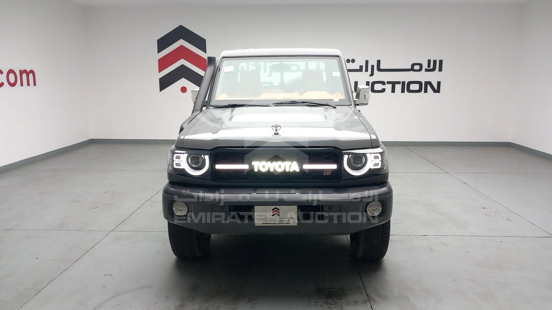2016 TOYOTA LAND CRUISER VIN: JTFLU71J2G7037416