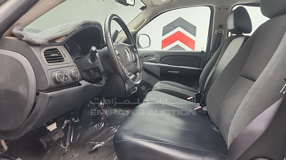2008 Chevrolet Tahoe — Front Left Driver Seat View — Photo 13