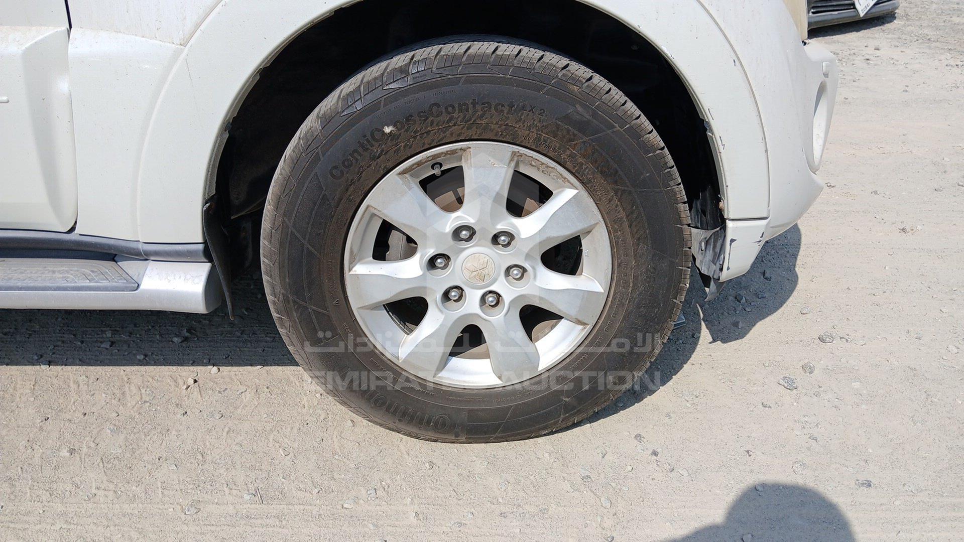 2013 MITSUBISHI PAJERO VIN: JMYLRV95WDJ706603