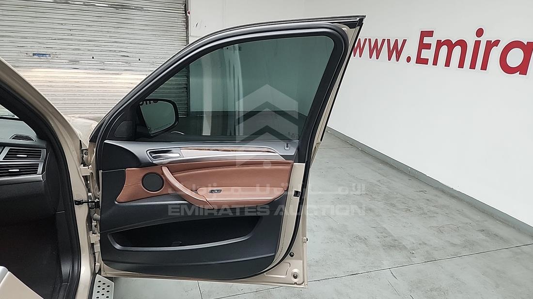 2013 BMW X5 — Front Right Door — Photo 28