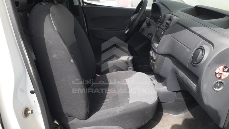 VIN: VF1BSRB42JG421503 Auction: EmiratesAuction Lot: 344126 VF1BSRB42JG421503 Renault Dokker 2018 BLACK Photo 8