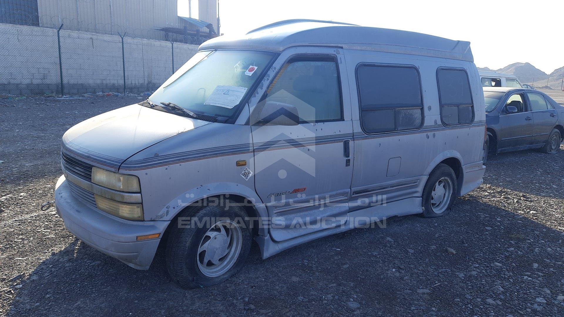 1997 CHEVROLET ASTRO VIN: 1GCDL19W3VB133658