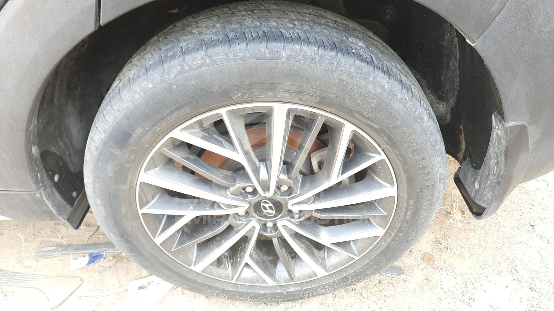 2019 HYUNDAI TUCSON VIN: KM8J33AL1KU963048