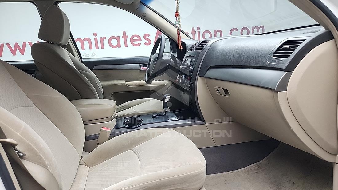 2012 Kia Mohave — Front Right Passenger Seat View — Photo 27