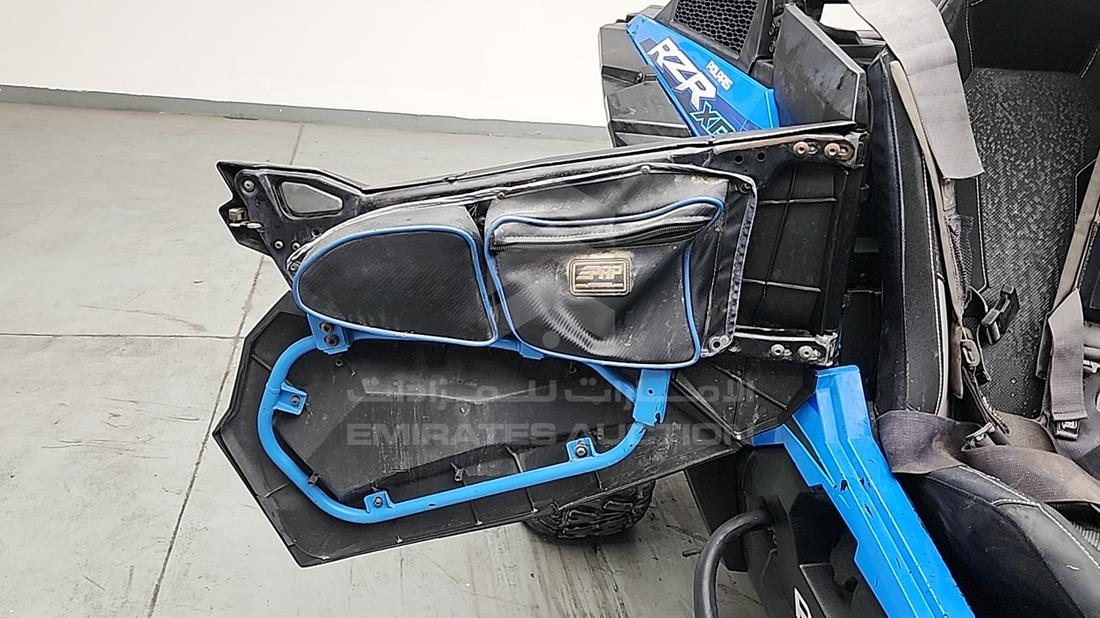 بولاريس RZR 1000CC 2023 — الباب الأمامي الأيمن — صورة 23