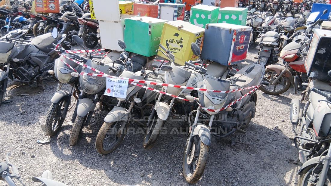 5 Motorbikes — Front Left Angle — Photo 7