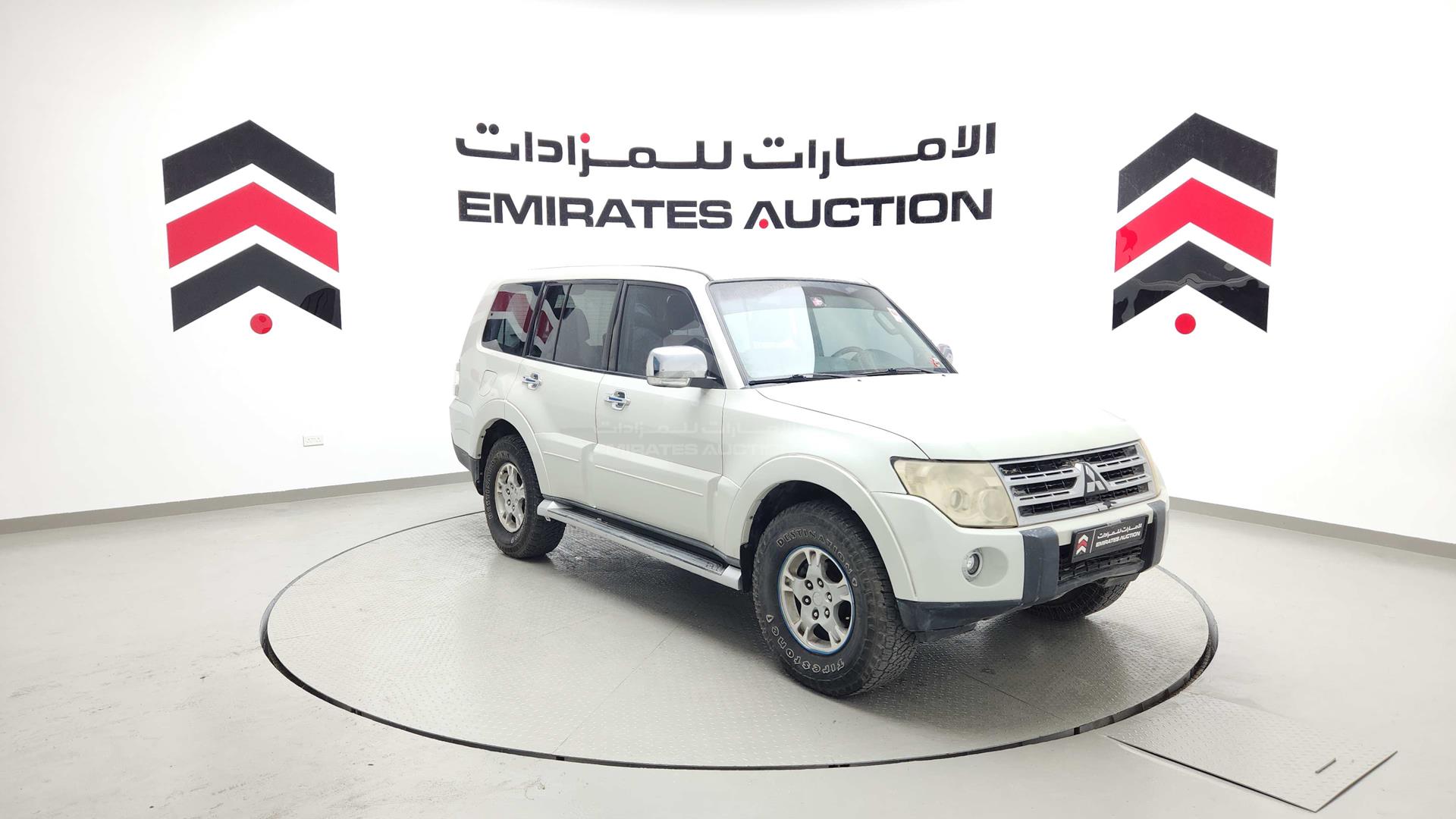2009 MITSUBISHI PAJERO VIN: JMYLRV93W9J703606