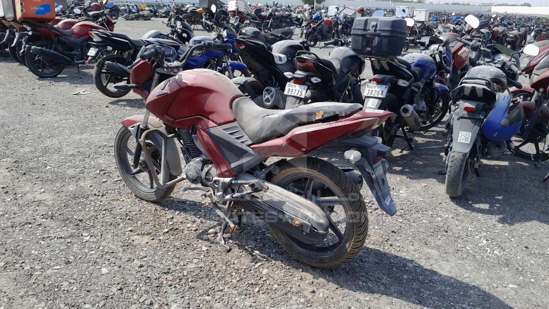 2017 HONDA UNICORN VIN: ME4KC2066H8005351