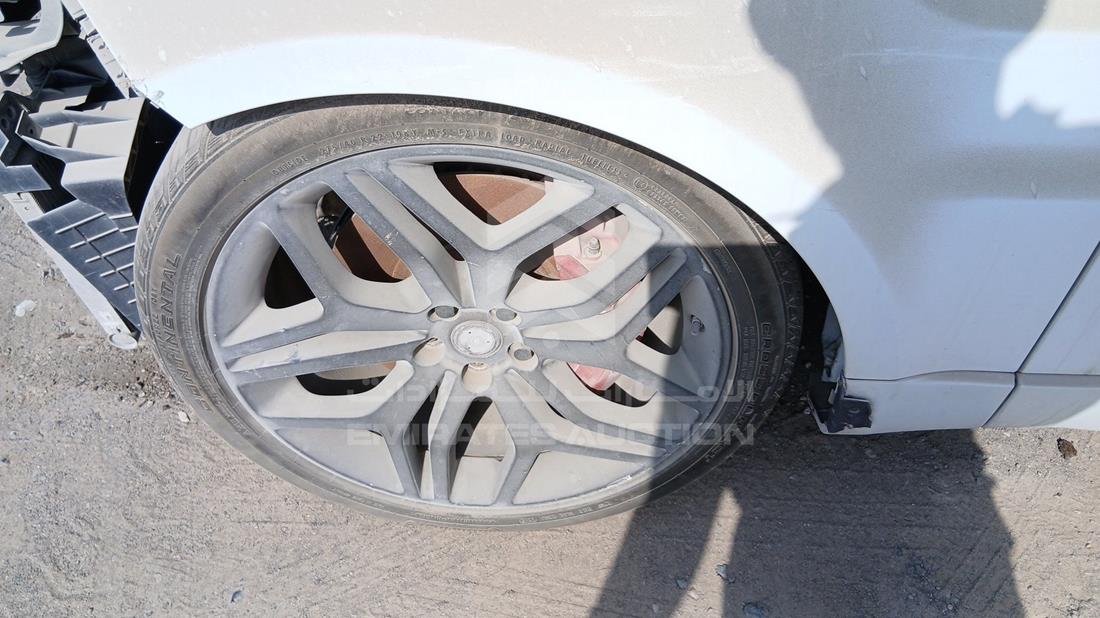 2015 Range Rover Sport — Front Left Tyre — Photo 32
