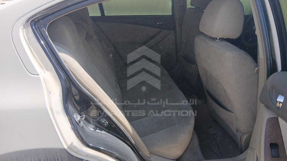 نيسان التيما 2008 — زاوية الراكب الخلفي اليمنى — صورة 20