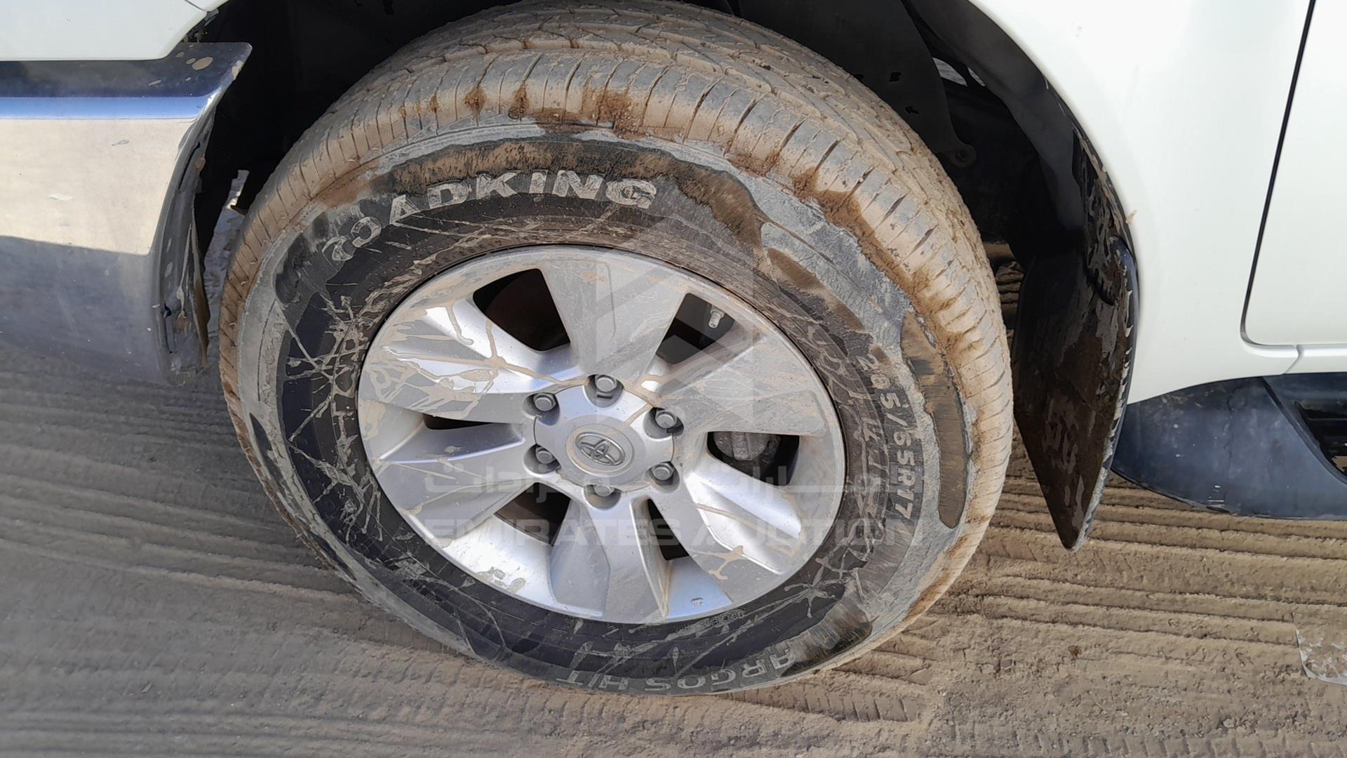 2020 TOYOTA HILUX VIN: MR0HX8CD4L1400235
