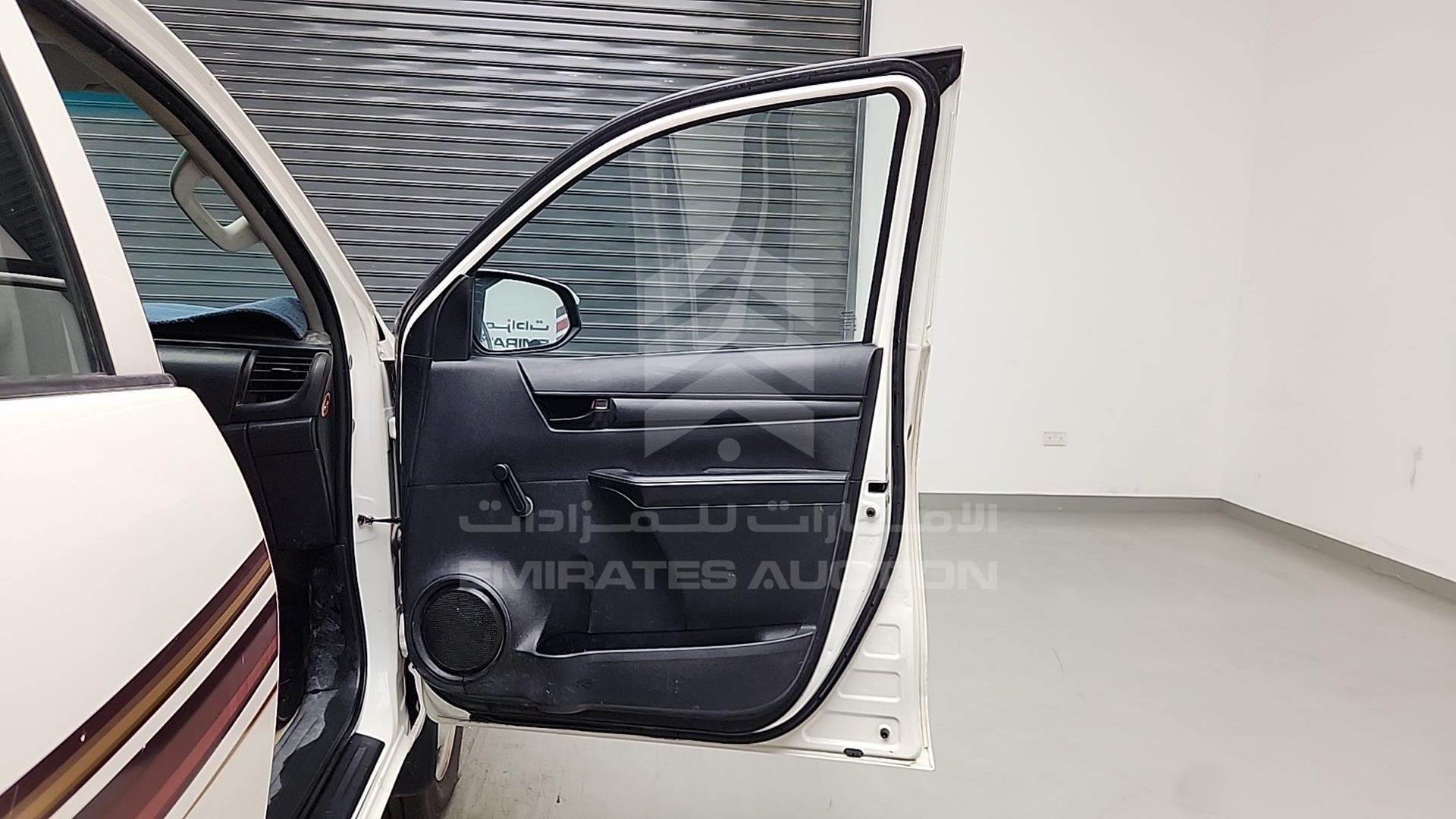 2019 TOYOTA HILUX VIN: MR0DX9CD1K2521317
