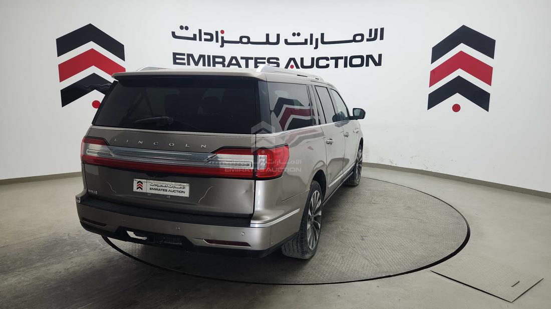 2020 Lincoln Navigator — Rear View — Photo 5