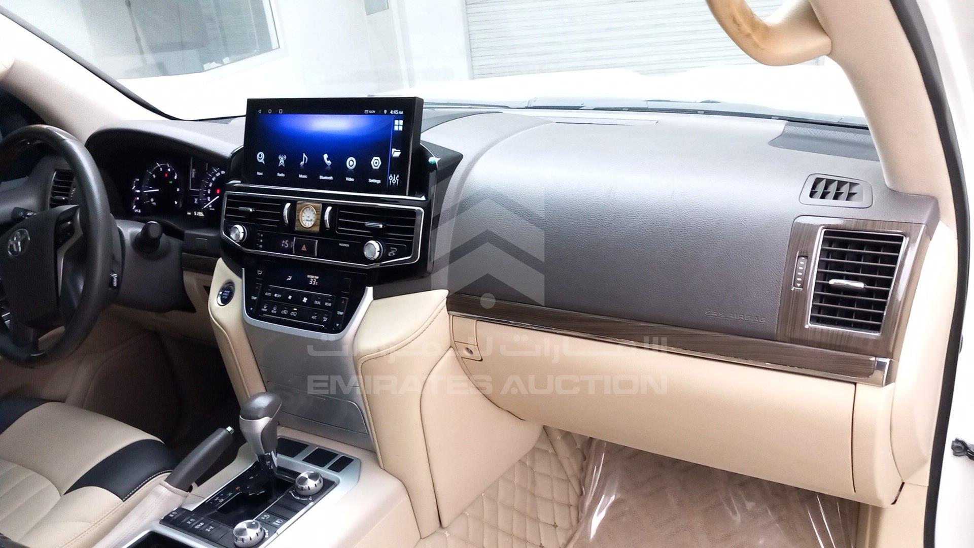 2016 TOYOTA LAND CRUISER VIN: JTMHY05J6G4036341