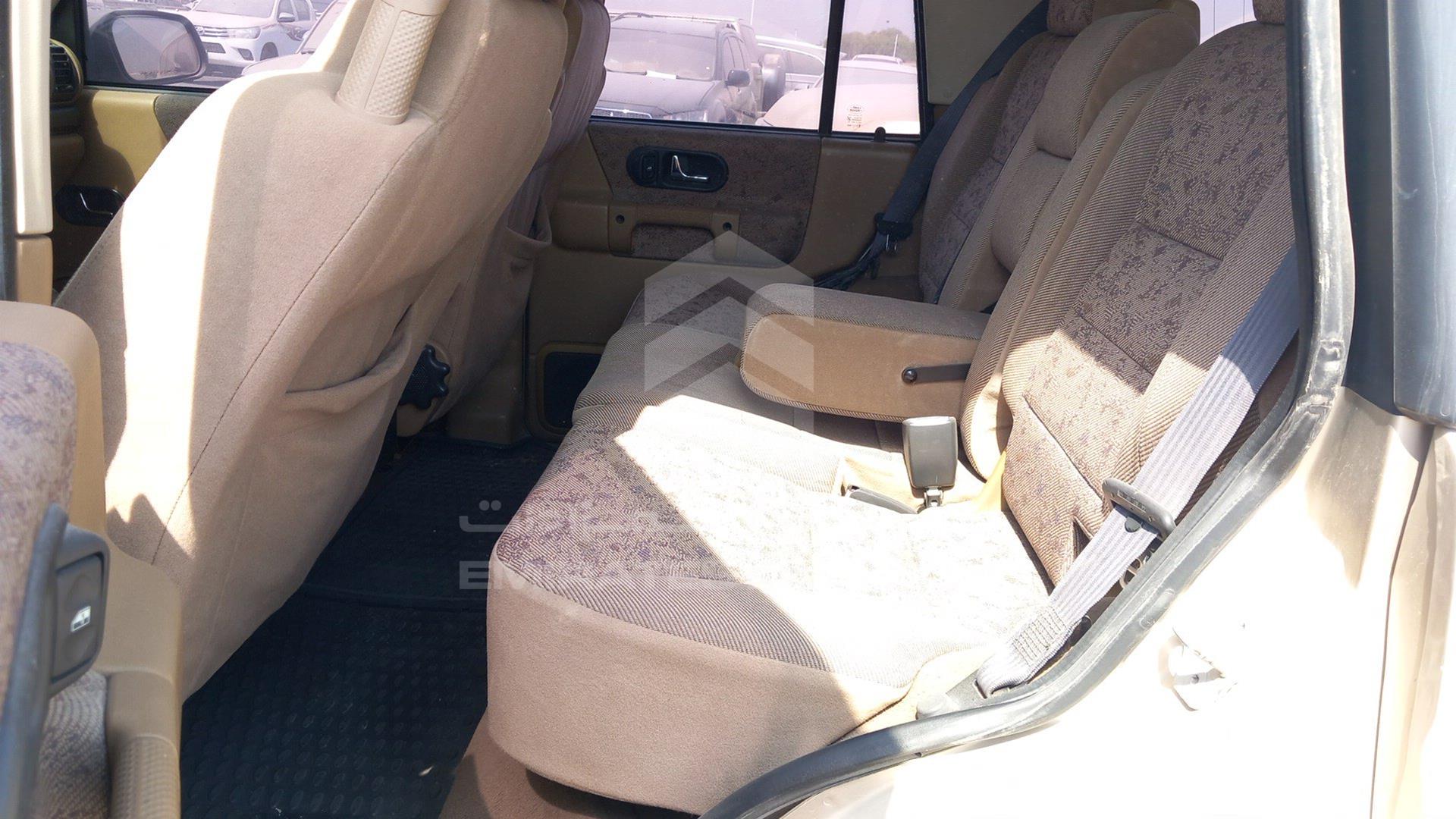 2000 LAND ROVER DISCOVERY VIN: SALLTGM34YA250406