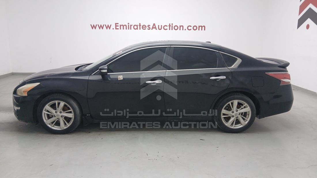 2014 Nissan Altima — Front Left Angle — Photo 8