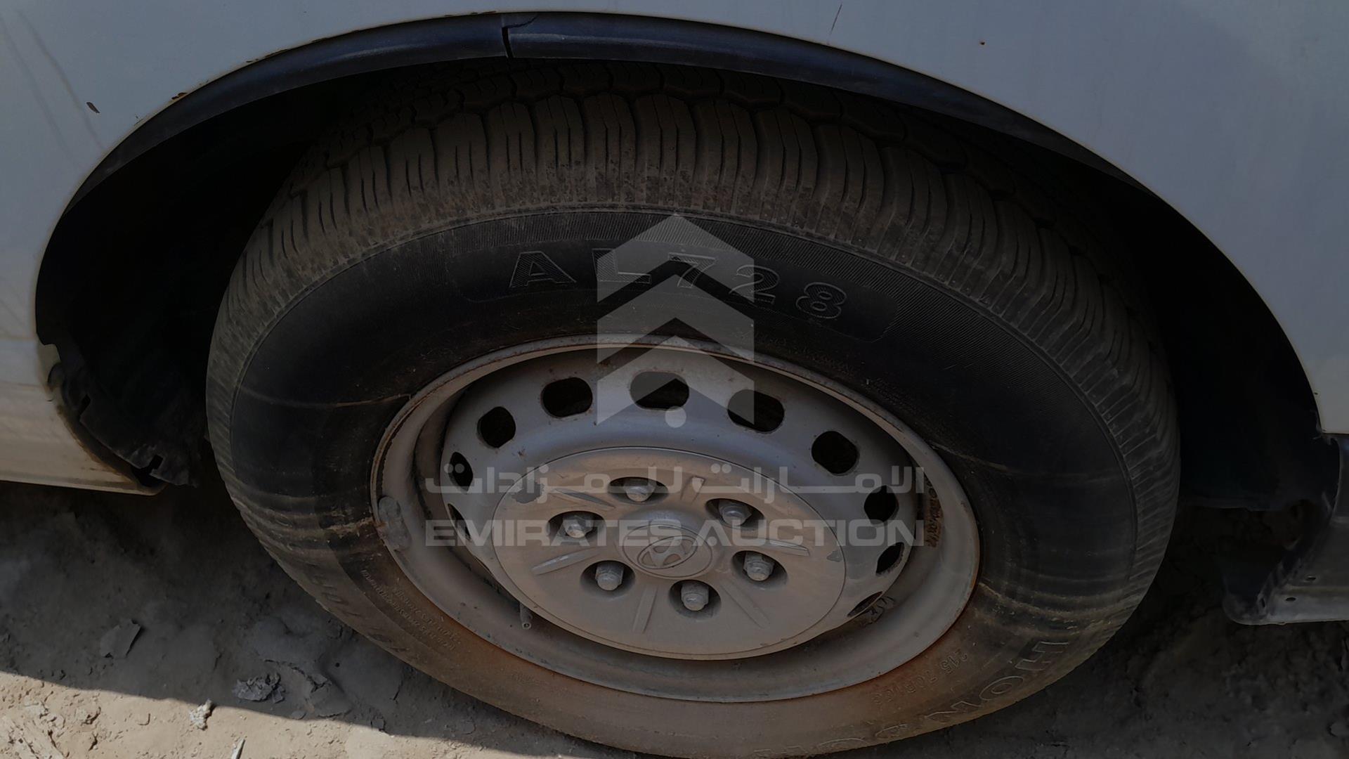 2012 HYUNDAI H1 VIN: KMHWG81R9CU438154